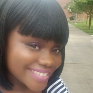 Meet your Posher, Brittney